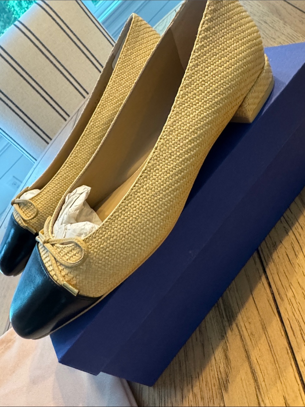 Stuart Weitzman Women's Sleek Bow Slip On Ballet Flats size 9 new w/ receipt - Picture 3 of 6